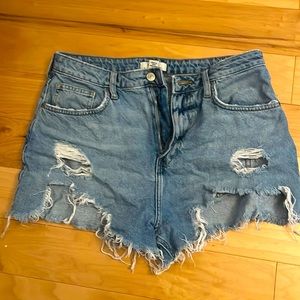 Ripped denim shorts